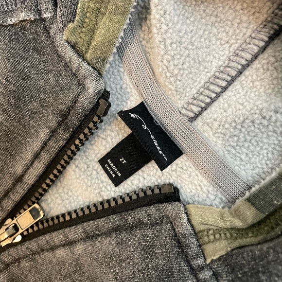 Boy Zip-Up - Picture 2 of 3